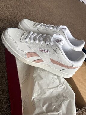 Brand new!! Reebok White Sneakers with Pale Pink Accents